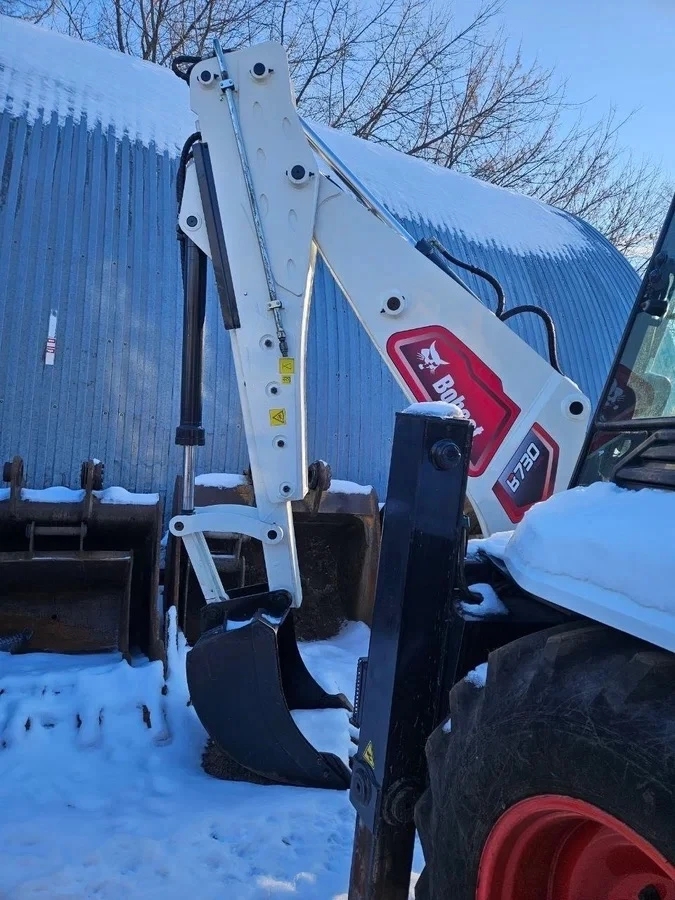 Экскаватор-погрузчик Bobcat B730, 2021 г., 2000 м/ч, состояние нового, с НДС — изображение 3