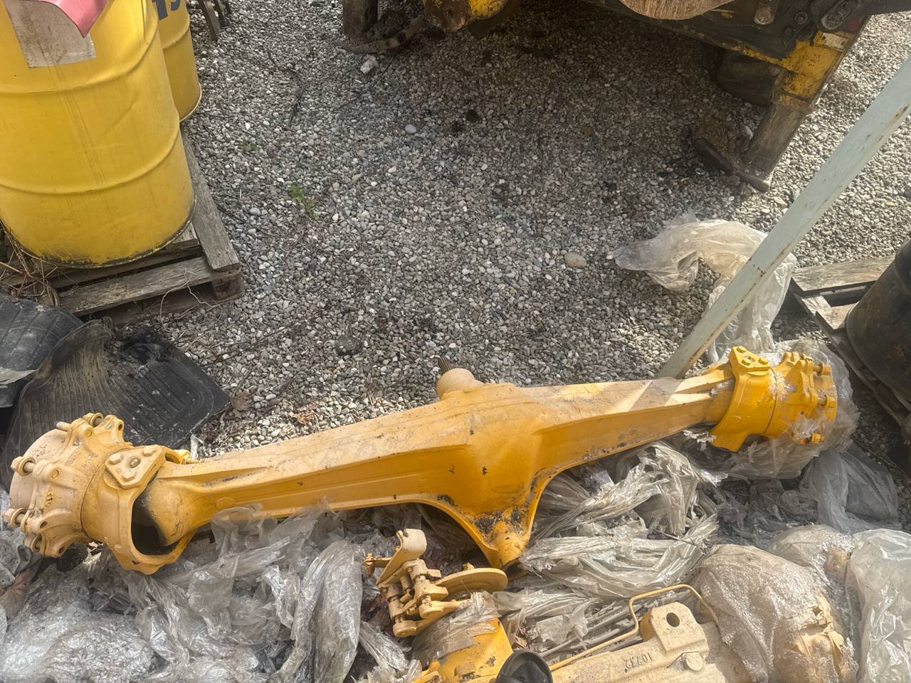 Передний мост в сборе KOMATSU WB93R-5, арт. 42N-22-11100
