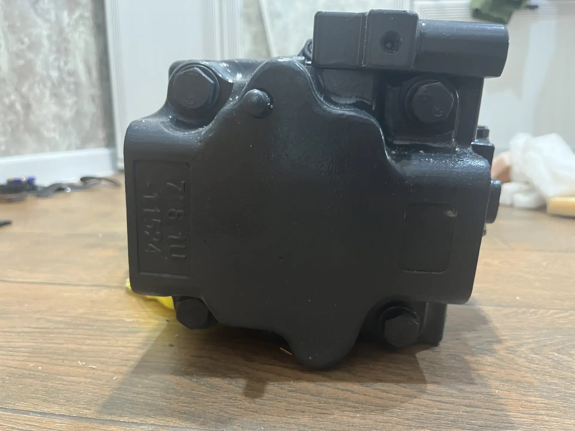 Гидравлический насос KOMATSU WB93/97-5, арт. 708-1U-00112 — изображение 4